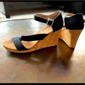 Toms wedges. Navy blue. Size 7.5. Never worn.